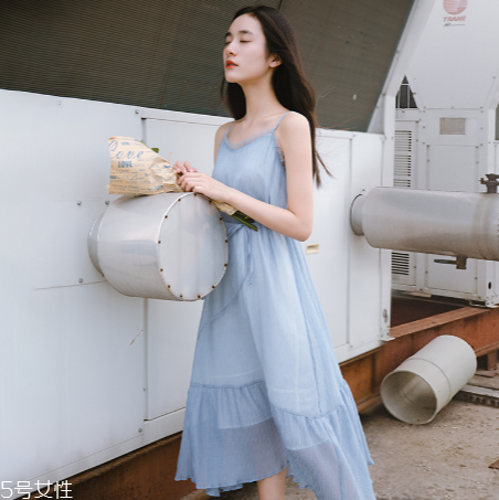 什么顏色連衣裙顯白？連衣裙什么顏色最顯白？