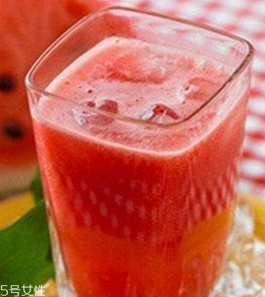 果汁和豆?jié){哪個營養(yǎng)價值高？果汁和豆?jié){哪個更好喝？