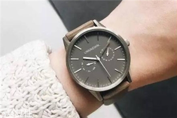 手表后蓋怎么打開？手表后蓋打開步驟