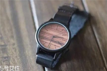 手表電池是鋰電池嗎？手表電池用的是幾號？