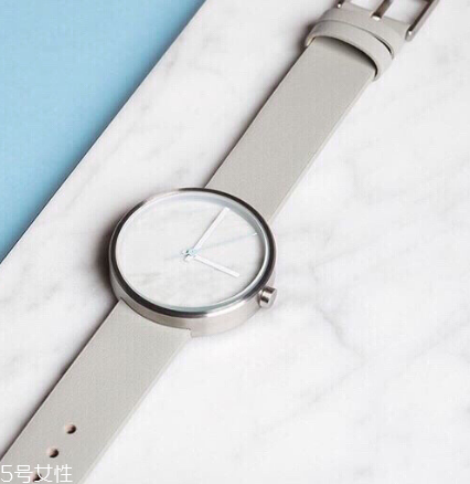 手表和手鐲能一起帶嗎？手表和手鐲怎么同時帶？