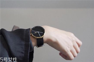 手表和手鐲能一起帶嗎？手表和手鐲怎么同時帶？