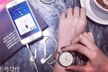 手表和手環(huán)哪個好？手表和手環(huán)有什么區(qū)別？