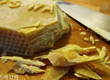 蜂蠟護膚品適合什么膚質(zhì) 蜂蠟對皮膚的作用 蜂蠟護膚品適合什么膚質(zhì) 蜂蠟對皮膚的作用