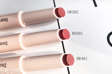 伊蒂之屋細管唇膏試色 伊蒂之屋細管唇膏3色上嘴圖 伊蒂之屋細管唇膏試色 伊蒂之屋細管唇膏3色上嘴圖