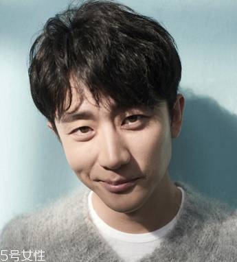 男生夏天適合什么短發(fā)發(fā)型 25款各種風格潮男發(fā)型