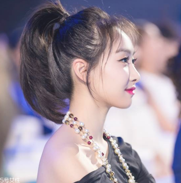 韓式低馬尾發(fā)型怎么扎 韓式馬尾發(fā)型扎法 韓式低馬尾發(fā)型怎么扎 韓式馬尾發(fā)型扎法