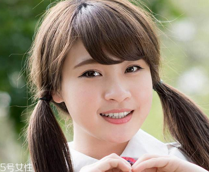 韓式低馬尾發(fā)型怎么扎 韓式馬尾發(fā)型扎法 韓式低馬尾發(fā)型怎么扎 韓式馬尾發(fā)型扎法