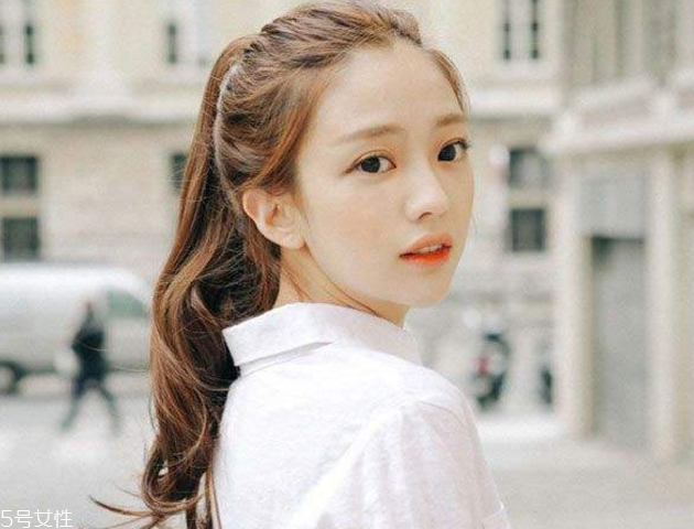 韓式低馬尾發(fā)型怎么扎 韓式馬尾發(fā)型扎法 韓式低馬尾發(fā)型怎么扎 韓式馬尾發(fā)型扎法