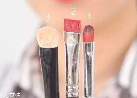 唇刷怎么清洗 唇刷用什么清洗 唇刷怎么清洗 唇刷用什么清洗
