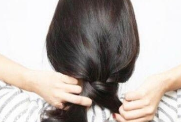 香蕉丸子頭怎么扎好看 香蕉丸子頭最快速簡(jiǎn)單教程 香蕉丸子頭怎么扎好看 香蕉丸子頭最快速簡(jiǎn)單教程