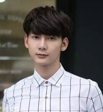 男生夏天適合什么短發(fā)發(fā)型 25款各種風格潮男發(fā)型