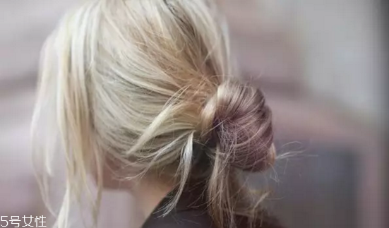 香蕉丸子頭怎么扎好看 香蕉丸子頭最快速簡(jiǎn)單教程 香蕉丸子頭怎么扎好看 香蕉丸子頭最快速簡(jiǎn)單教程