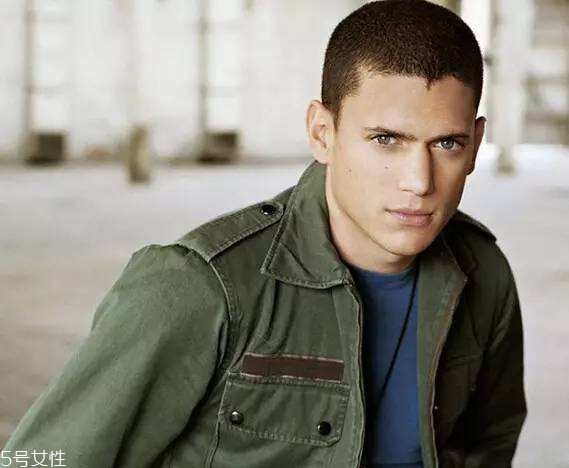 男生夏天適合什么短發(fā)發(fā)型 25款各種風格潮男發(fā)型