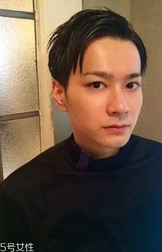 男生黑發(fā)發(fā)型怎么做洋氣 男生黑發(fā)發(fā)型2018最新潮圖片 男生黑發(fā)發(fā)型怎么做洋氣 男生黑發(fā)發(fā)型2018最新潮圖片