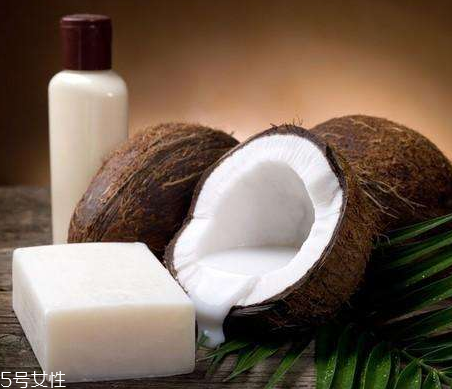 椰子油能當(dāng)眼唇卸妝液用嗎 椰子油能卸唇妝嗎 椰子油能當(dāng)眼唇卸妝液用嗎 椰子油能卸唇妝嗎