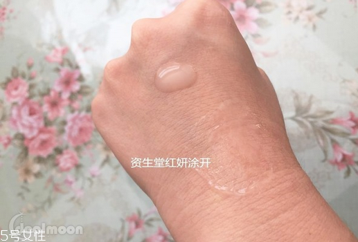 精華液是水嗎？精華液是什么做的？