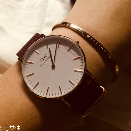 手表按鈕水下可以用嗎？手表按鈕在水下能按嗎？