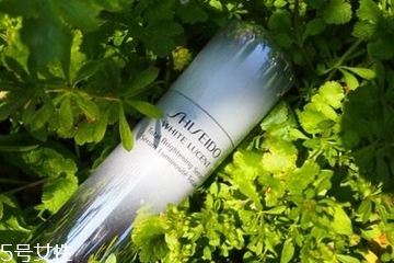 精華液為什么是油油的？精華液很油正常嗎？