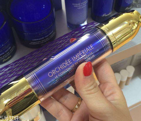 精華液二十歲能用嗎？適合二十歲用的精華液