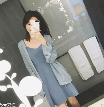 黃皮適合什么顏色裙子？什么顏色裙子適合黃皮女生？