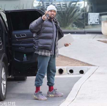 yeezy 700 mauve什么時(shí)候發(fā)售？椰子700灰紫色發(fā)售時(shí)間