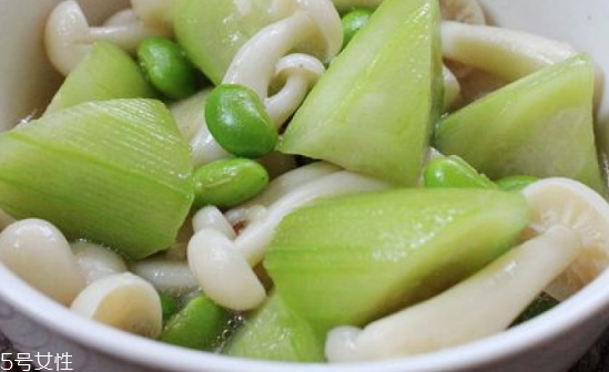 白玉菇長(zhǎng)白毛是怎么回事？白玉菇長(zhǎng)白毛還能吃嗎？