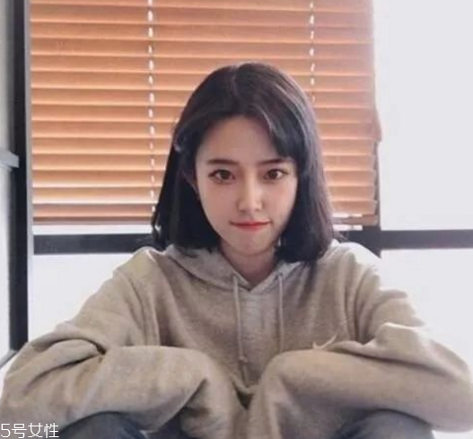 2022韓式齊肩發(fā)型圖片 顯臉小的女生發(fā)型 2022韓式齊肩發(fā)型圖片 顯臉小的女生發(fā)型