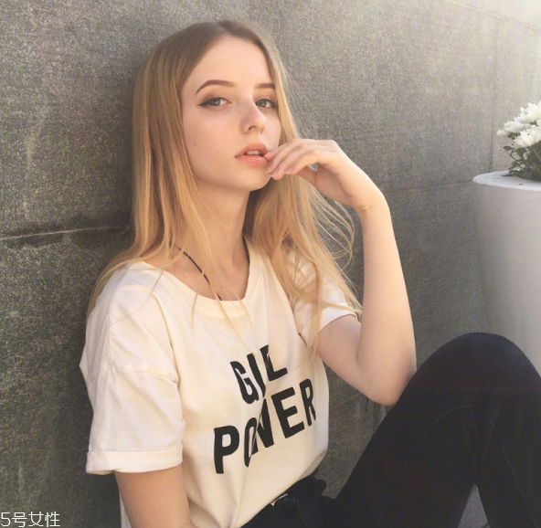 潮牌短袖有哪些 2022夏季潮牌短袖穿搭 潮牌短袖有哪些 2022夏季潮牌短袖穿搭