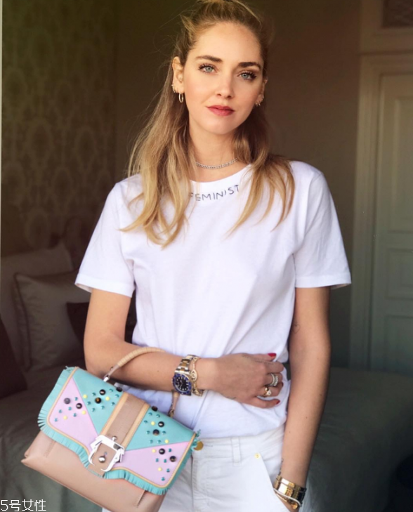 潮牌短袖有哪些 2022夏季潮牌短袖穿搭 潮牌短袖有哪些 2022夏季潮牌短袖穿搭