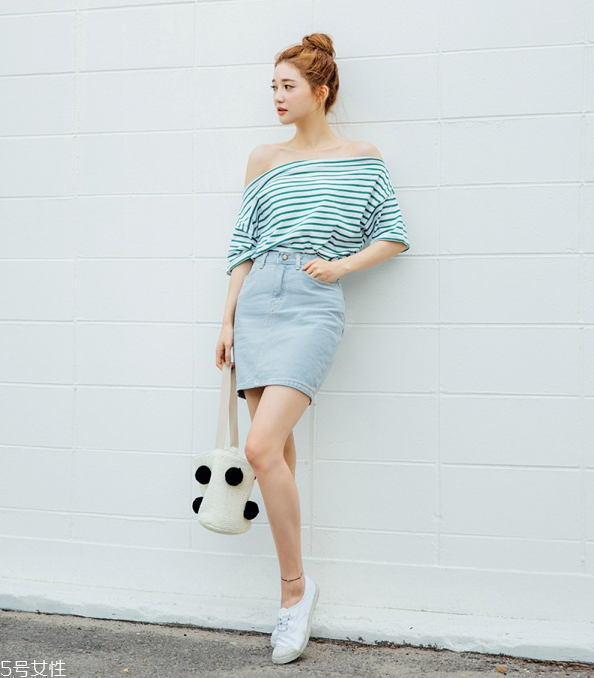 黑t恤變紅怎么辦 黑t恤怎么洗 黑t恤變紅怎么辦 黑t恤怎么洗