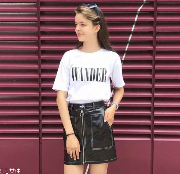 黑t恤變紅怎么辦 黑t恤怎么洗 黑t恤變紅怎么辦 黑t恤怎么洗