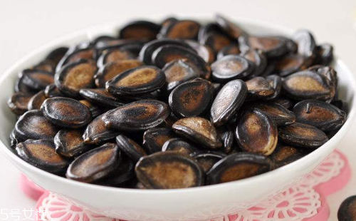 西瓜子不能和什么一起吃？西瓜子能和西瓜一起吃嗎？