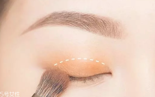 劉人語(yǔ)藍(lán)色眼影怎么畫 劉人語(yǔ)藍(lán)色眼影舞臺(tái)妝步驟圖 劉人語(yǔ)藍(lán)色眼影怎么畫 劉人語(yǔ)藍(lán)色眼影舞臺(tái)妝步驟圖