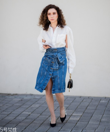開(kāi)叉裙配什么上衣？開(kāi)叉裙搭配上衣圖片