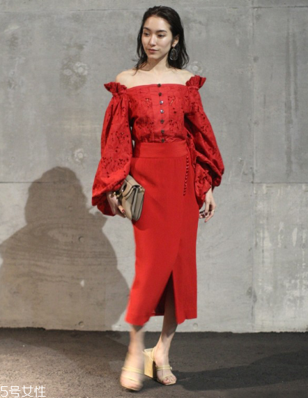 開(kāi)叉裙配什么上衣？開(kāi)叉裙搭配上衣圖片