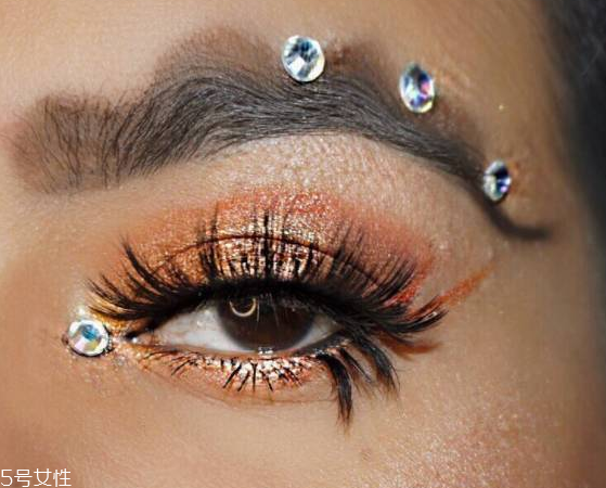 王菊波浪眉怎么畫 王菊同款波浪眉詳細(xì)畫法教程 王菊波浪眉怎么畫 王菊同款波浪眉詳細(xì)畫法教程