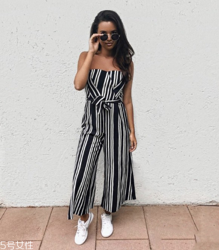 吊帶連體褲怎么穿？吊帶連體褲搭配圖片