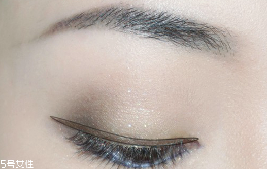劉人語(yǔ)藍(lán)色眼影怎么畫 劉人語(yǔ)藍(lán)色眼影舞臺(tái)妝步驟圖 劉人語(yǔ)藍(lán)色眼影怎么畫 劉人語(yǔ)藍(lán)色眼影舞臺(tái)妝步驟圖