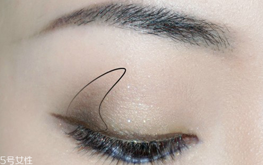 劉人語(yǔ)藍(lán)色眼影怎么畫 劉人語(yǔ)藍(lán)色眼影舞臺(tái)妝步驟圖 劉人語(yǔ)藍(lán)色眼影怎么畫 劉人語(yǔ)藍(lán)色眼影舞臺(tái)妝步驟圖