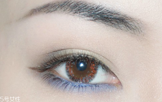 劉人語(yǔ)藍(lán)色眼影怎么畫 劉人語(yǔ)藍(lán)色眼影舞臺(tái)妝步驟圖 劉人語(yǔ)藍(lán)色眼影怎么畫 劉人語(yǔ)藍(lán)色眼影舞臺(tái)妝步驟圖