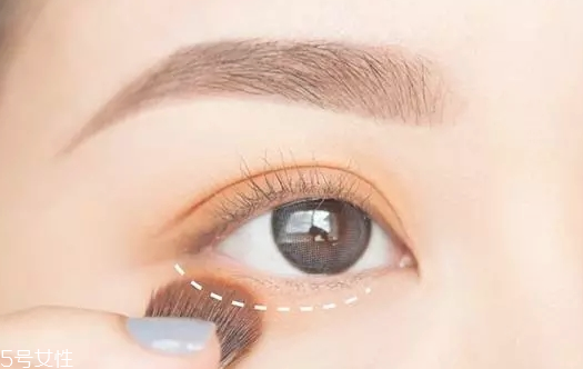 劉人語(yǔ)藍(lán)色眼影怎么畫 劉人語(yǔ)藍(lán)色眼影舞臺(tái)妝步驟圖 劉人語(yǔ)藍(lán)色眼影怎么畫 劉人語(yǔ)藍(lán)色眼影舞臺(tái)妝步驟圖