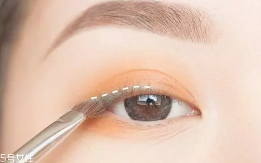 劉人語(yǔ)藍(lán)色眼影怎么畫 劉人語(yǔ)藍(lán)色眼影舞臺(tái)妝步驟圖 劉人語(yǔ)藍(lán)色眼影怎么畫 劉人語(yǔ)藍(lán)色眼影舞臺(tái)妝步驟圖