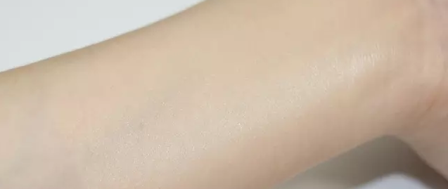 雅詩(shī)蘭黛和蘭蔻粉底哪個(gè)好？