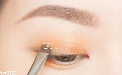 劉人語(yǔ)藍(lán)色眼影怎么畫 劉人語(yǔ)藍(lán)色眼影舞臺(tái)妝步驟圖 劉人語(yǔ)藍(lán)色眼影怎么畫 劉人語(yǔ)藍(lán)色眼影舞臺(tái)妝步驟圖