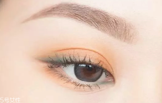 劉人語(yǔ)藍(lán)色眼影怎么畫 劉人語(yǔ)藍(lán)色眼影舞臺(tái)妝步驟圖 劉人語(yǔ)藍(lán)色眼影怎么畫 劉人語(yǔ)藍(lán)色眼影舞臺(tái)妝步驟圖