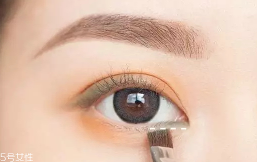 劉人語(yǔ)藍(lán)色眼影怎么畫 劉人語(yǔ)藍(lán)色眼影舞臺(tái)妝步驟圖 劉人語(yǔ)藍(lán)色眼影怎么畫 劉人語(yǔ)藍(lán)色眼影舞臺(tái)妝步驟圖