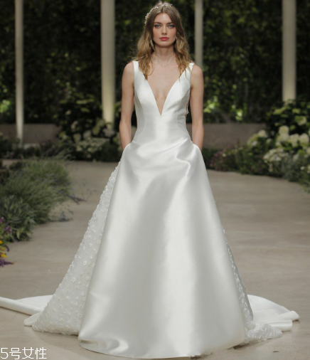 婚紗可以配涼鞋嗎？婚紗搭配涼鞋可以嗎？