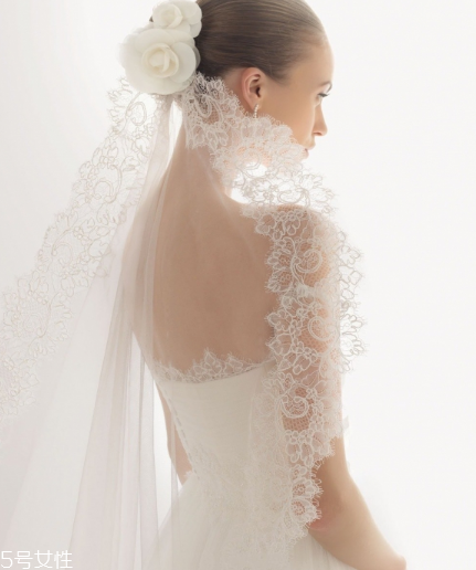 婚紗裙撐怎么穿？婚紗裙撐的正確穿法