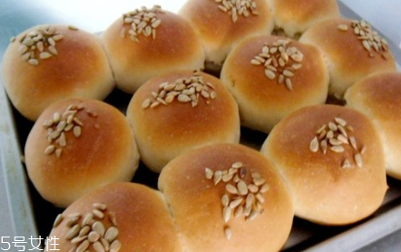 葵瓜子能多吃嗎？吃多了葵瓜子會(huì)怎樣？